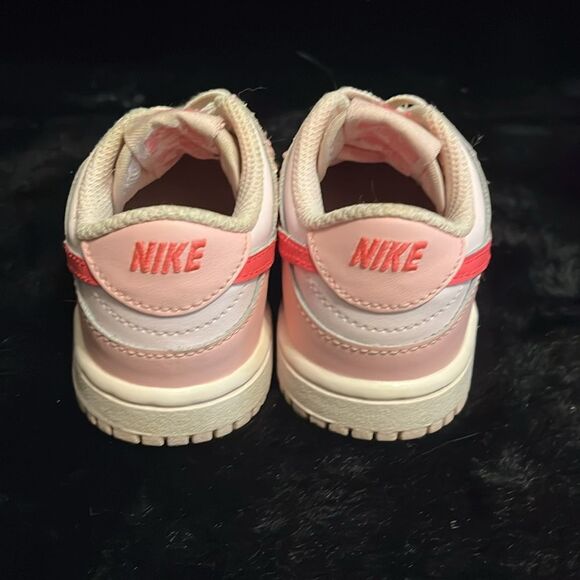 Girls' Kids' Nike Dunk Low Triple Pink - Picture 4 of 9
